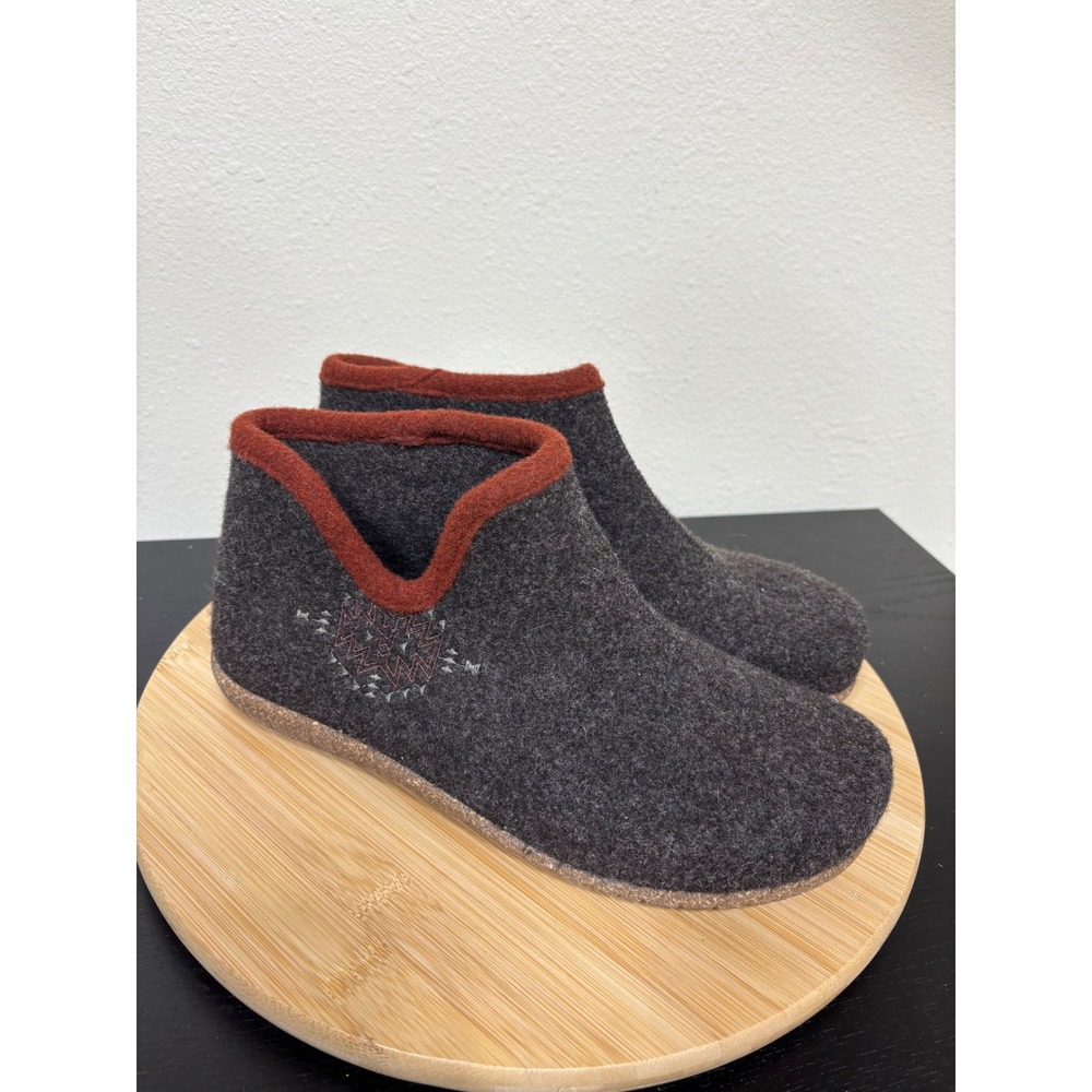 Taos Woolside Slipper Womens 42  US 11-11.5 Grey Wool Embroidered Slipper Boot